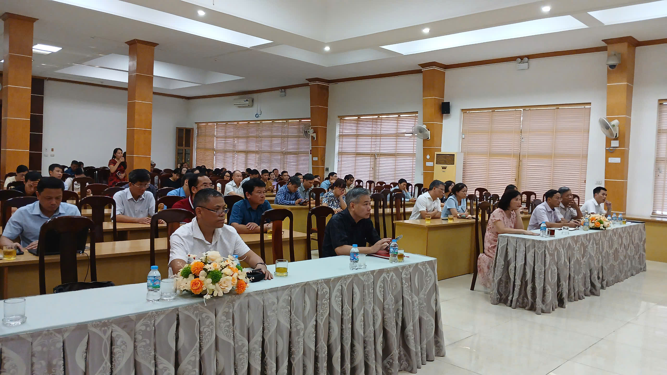 Viện Chăn nuôi và Thú y Việt Nam tham dự Hội nghị toàn quốc nghiên cứu, học tập và triển khai thực hiện một số nghị quyết, chỉ thị của Bộ Chính Trị